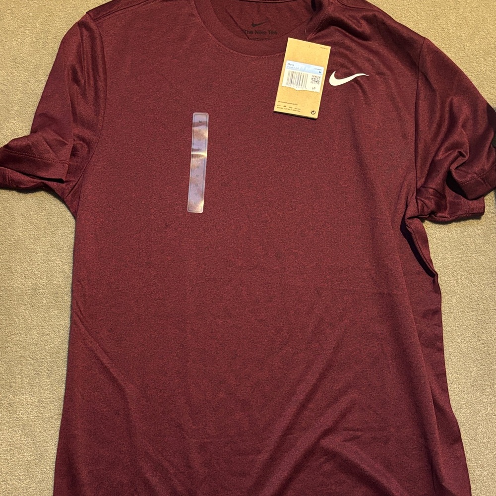 Nike Men's Burgundy Short Sleeve Tee